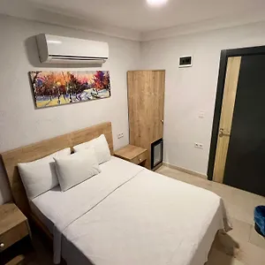 Ados Otel